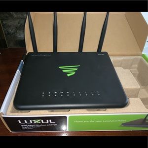 Luxul XWR-3100, like new... with everything